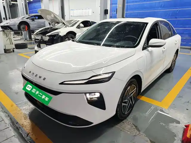 Roewe Roewe D6 2025