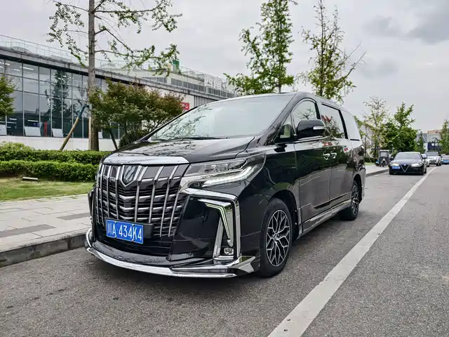 Toyota Alphard 2011