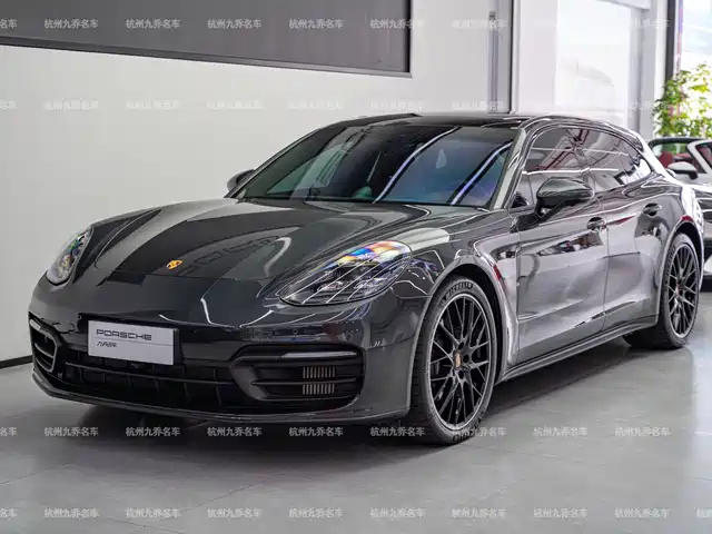 Porsche Panamera 2023