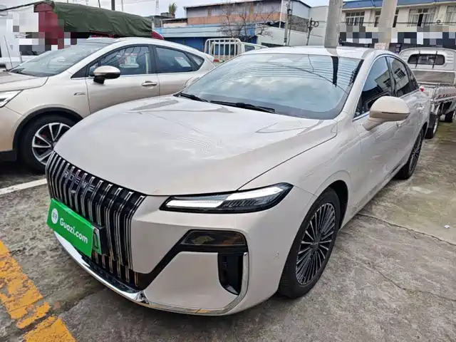 Roewe Roewe M7 DMH 2025