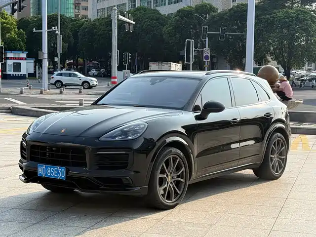Porsche Cayenne 2023
