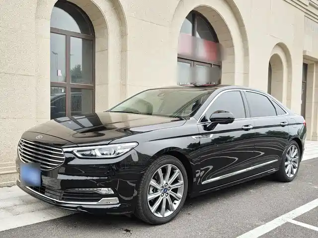 Ford Taurus 2021