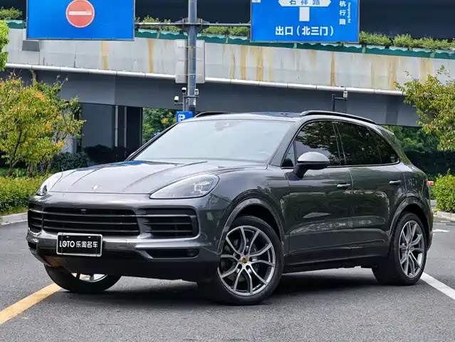 Porsche Cayenne 2022
