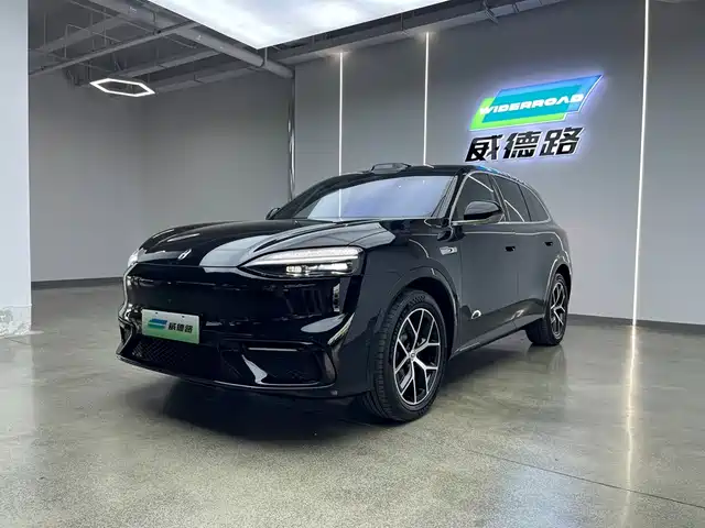 AITO Wenjie AITO M6