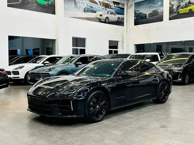 Porsche Panamera 2025
