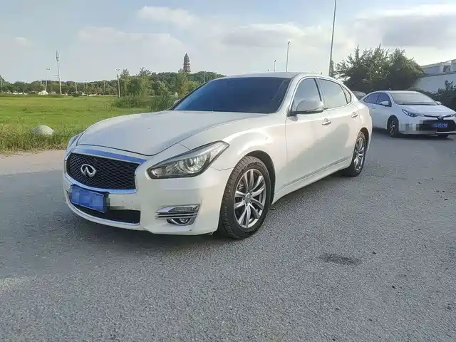 Infiniti Infiniti Q70 2016