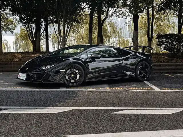 Lamborghini Huracán 2021