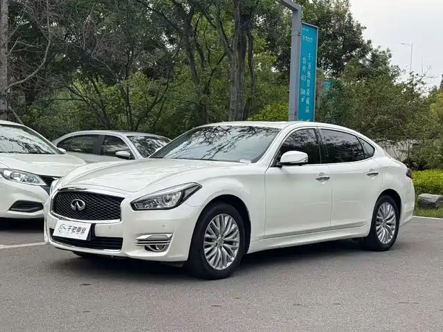 Infiniti Infiniti Q70