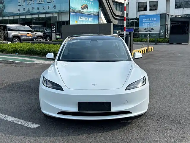 Tesla Model 3 2023
