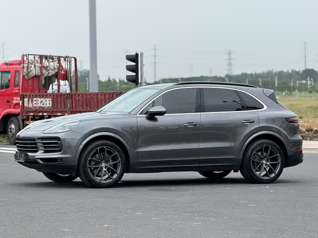 Porsche Cayenne 2022