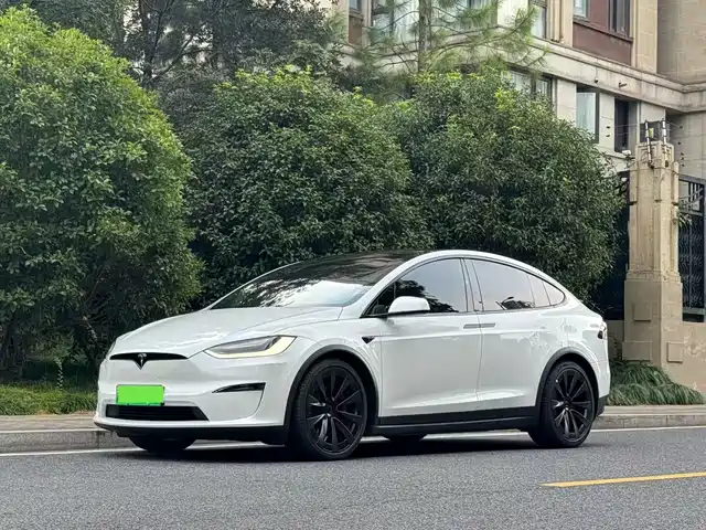 Tesla Model X 2024