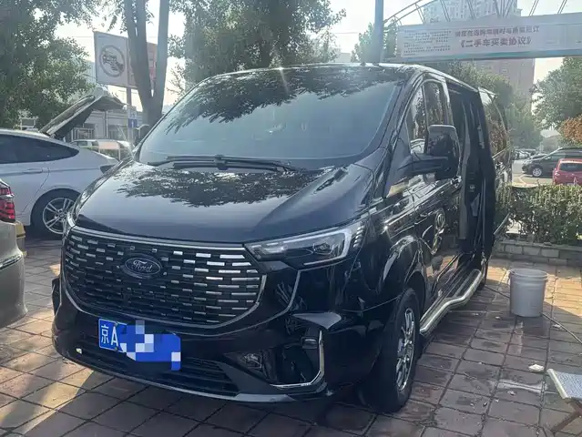 Ford Tourneo 2023