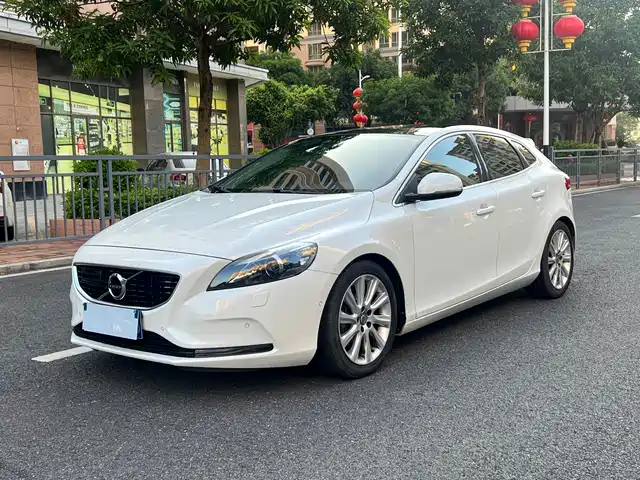 Volvo Volvo V40