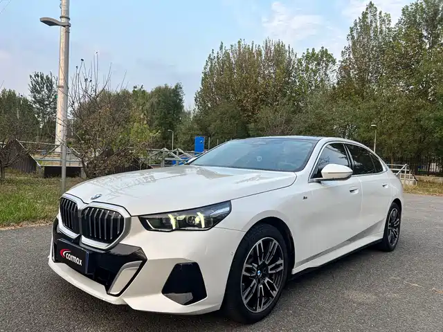 BMW BMW 5 Series 2025