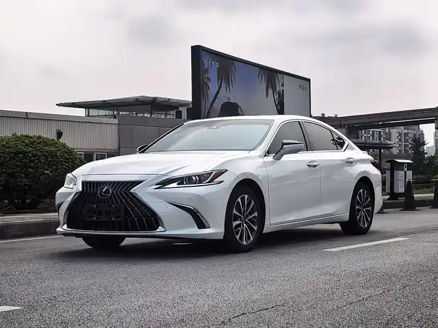 Lexus Lexus ES 2024