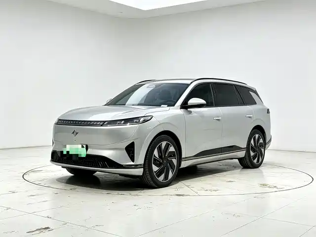 Dongfeng Yipai eπ008