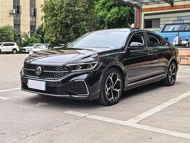 Volkswagen Passat 2022