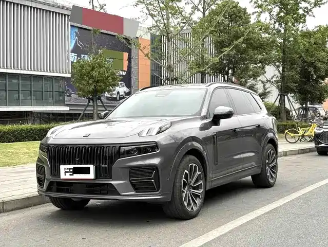 Lynk & Co Lynk & Co 09 EM-P 2024