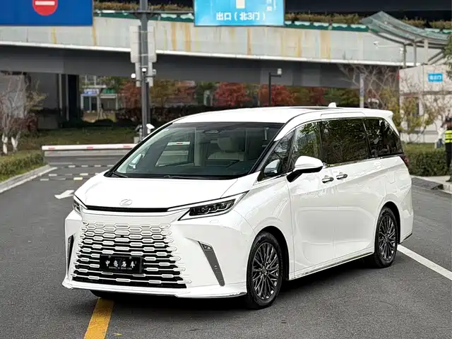 Lexus Lexus LM