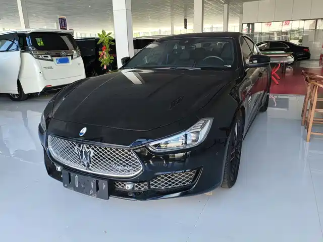 Maserati Ghibli 2021