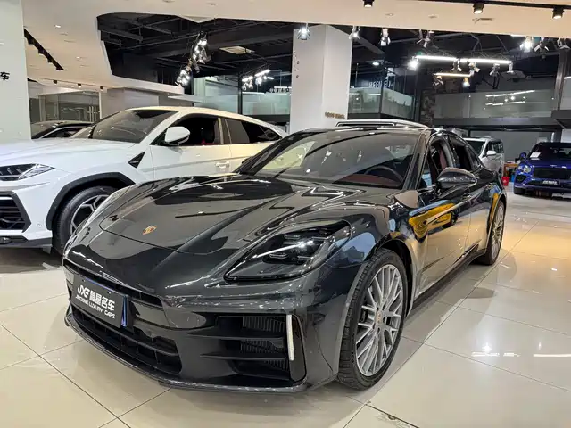 Porsche Panamera 2025