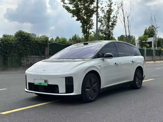 Li Auto Li i8