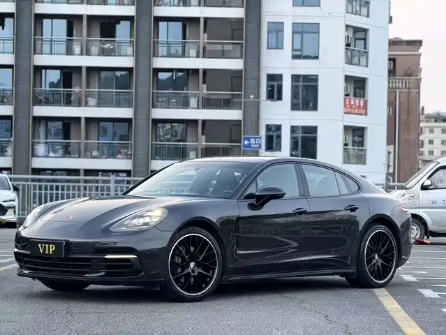 Porsche Panamera 2020