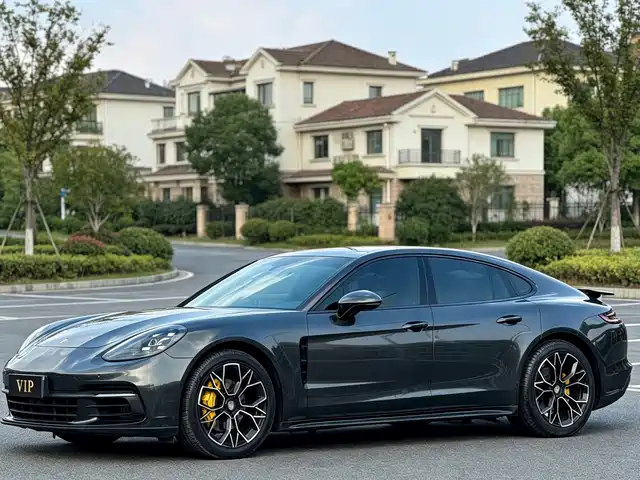 Porsche Panamera 2020