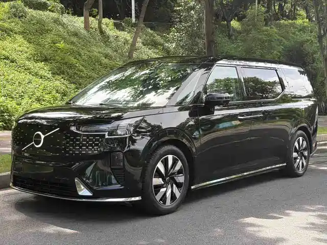 Volvo Volvo EM90 2024