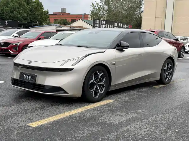 Lynk & Co Lynk & Co Z10