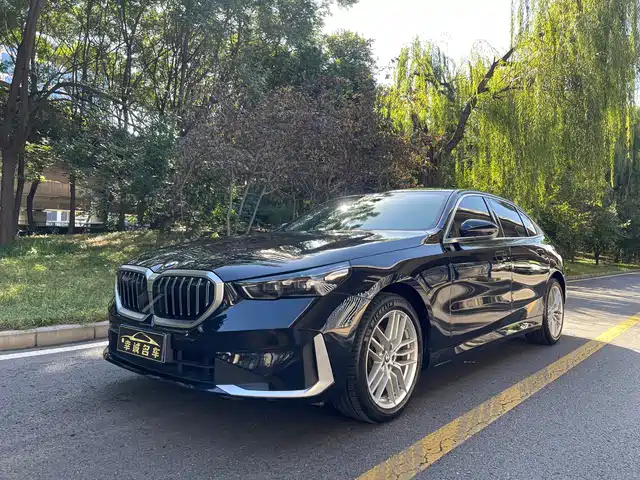BMW BMW 5 Series 2024