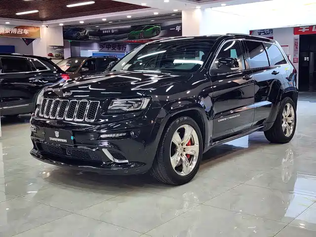 Jeep Grand Cherokee SRT