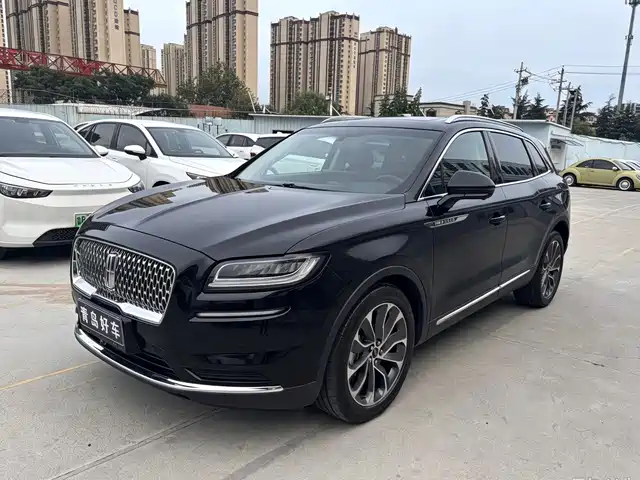 Lincoln Nautilus 2021