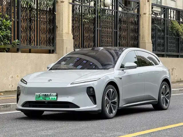 NIO NIO ET5T 2024