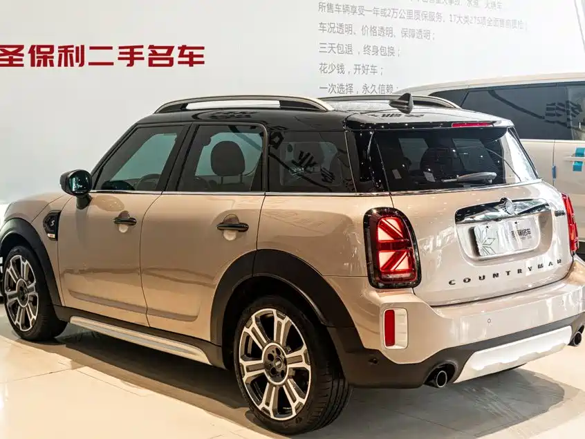 MINI MINI COUNTRYMAN