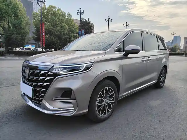 Roewe Roewe iMAX8 EV 2024