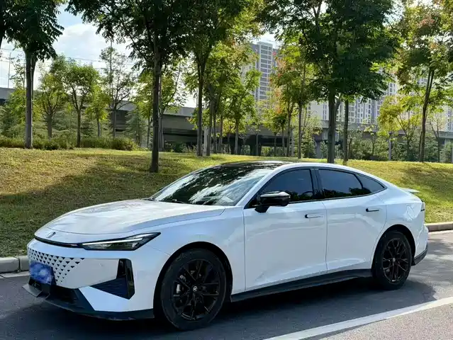 Changan Changan UNI-V 2025