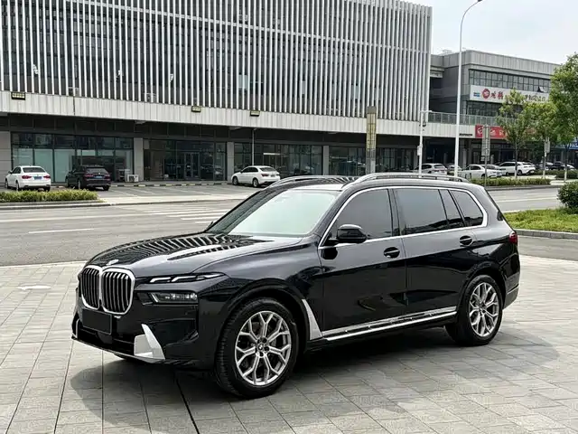 BMW BMW X7 2023