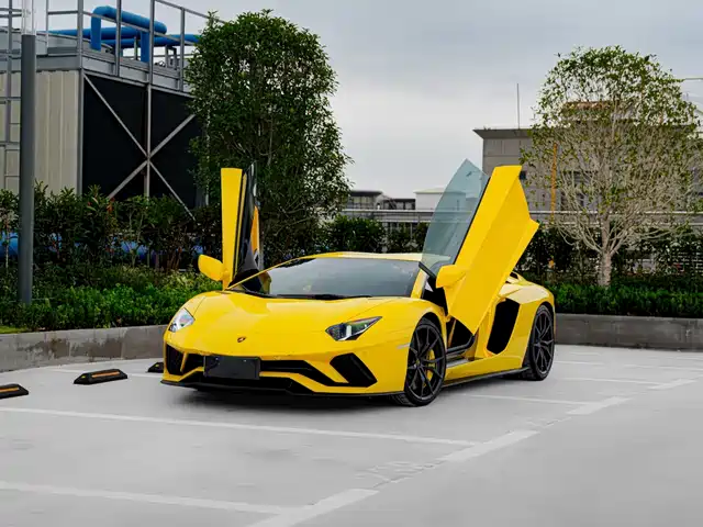 Lamborghini Aventador 2020