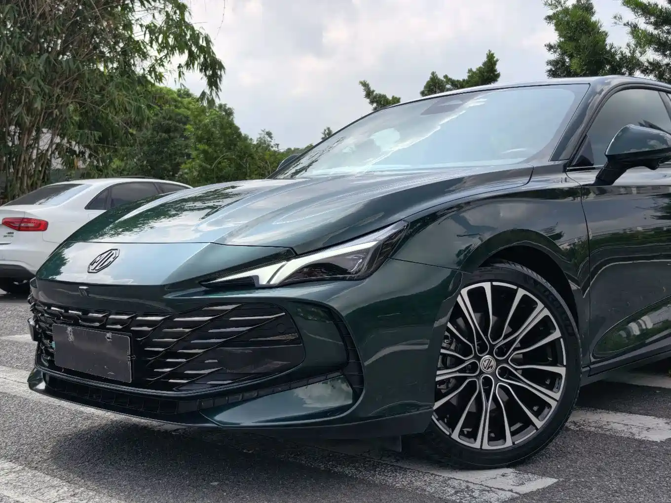 MG MG7