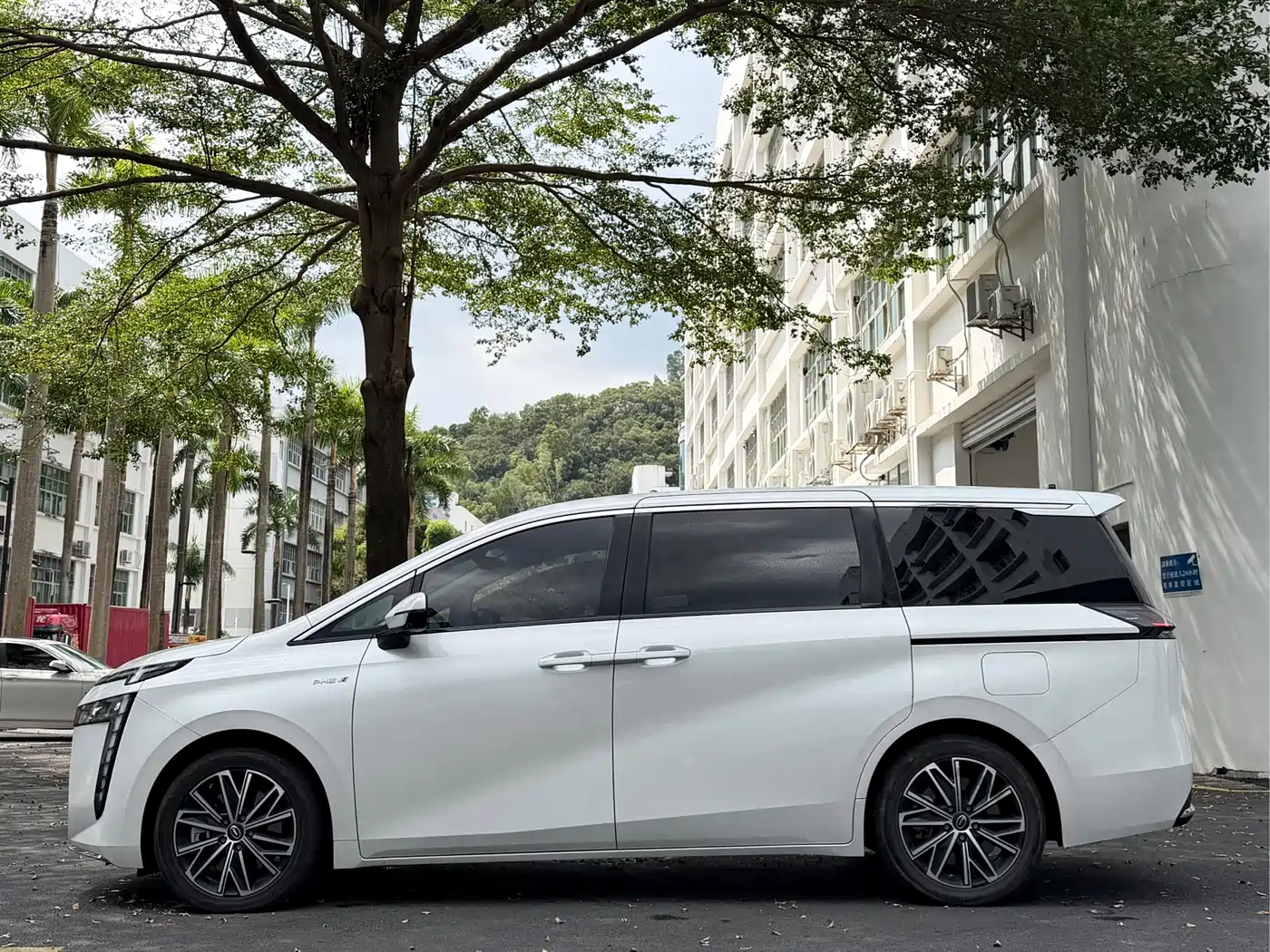 GAC Trumpchi Trumpchi E8 NEV