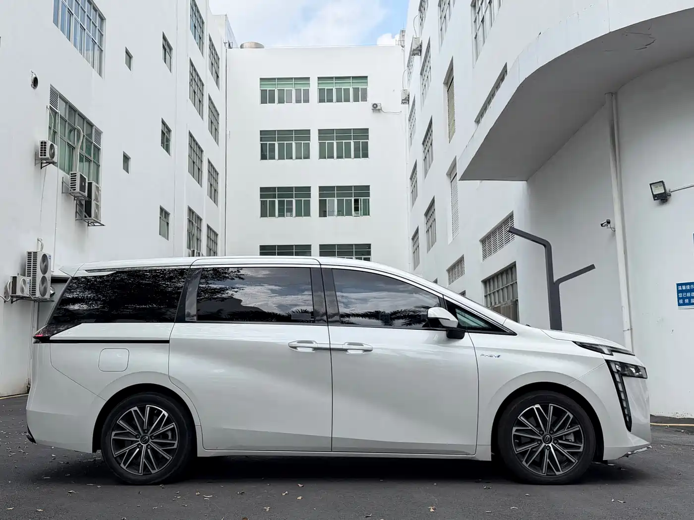 GAC Trumpchi Trumpchi E8 NEV