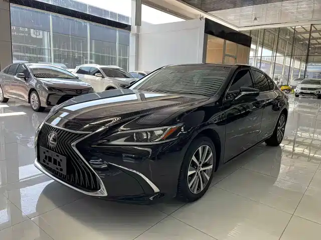Lexus Lexus ES 2020