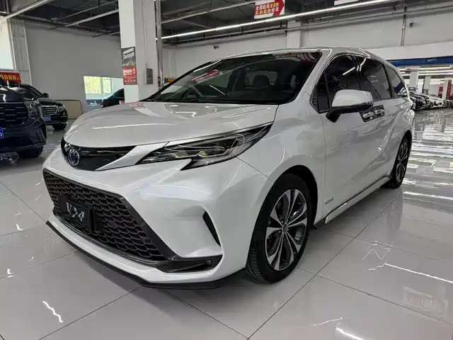 Toyota Granvia 2023