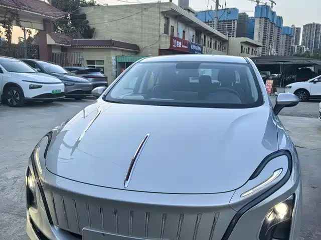 Hongqi Hongqi E-QM5