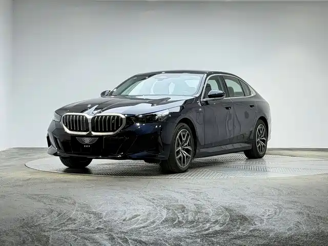 BMW BMW i5