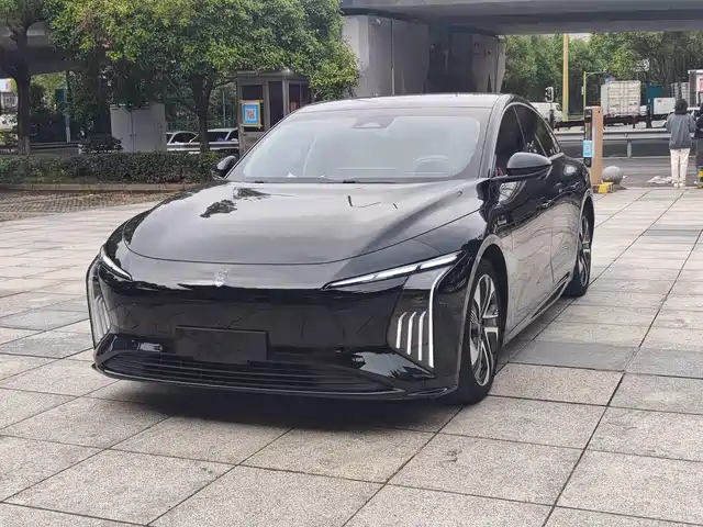 Dongfeng Fengxing Stellar S7