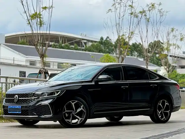 Volkswagen Passat 2022