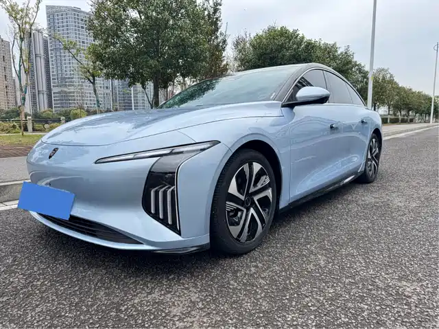 Dongfeng Fengxing Stellar S7