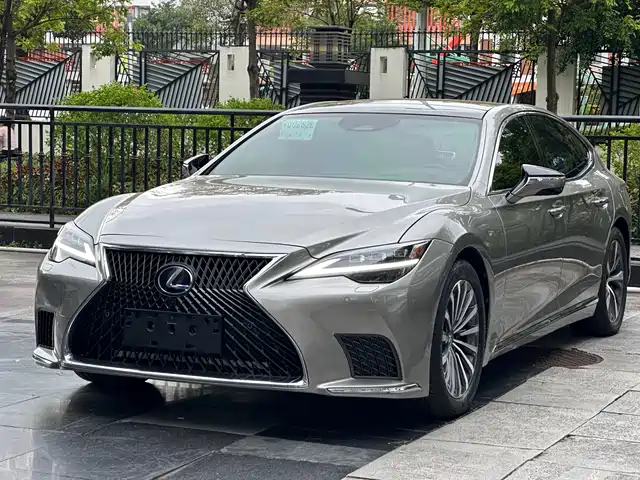 Lexus Lexus LS 2023